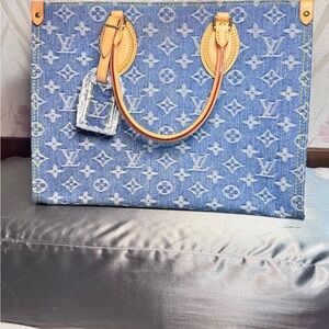 Louis Vuitton On The Go (OTG) MM Monogram remix Tote Bag